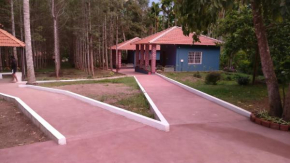 Отель The Shades Holiday inn  Кушалнагар